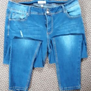 Between Us Jeans - Between Us jeans Between Us Jeans - Between Us jeans